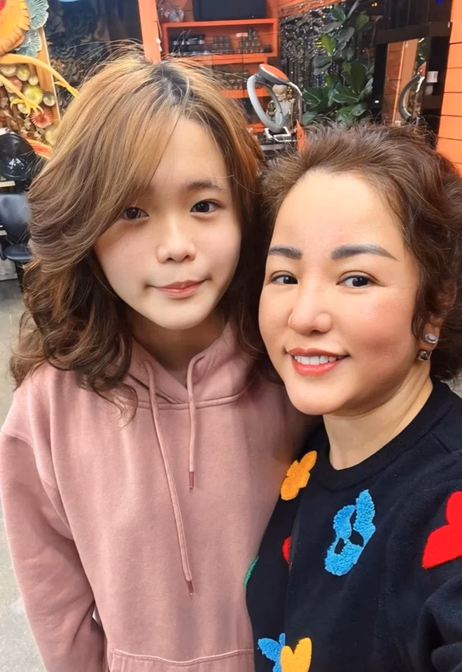 Thúy Nga và con gái Nguyệt Cát