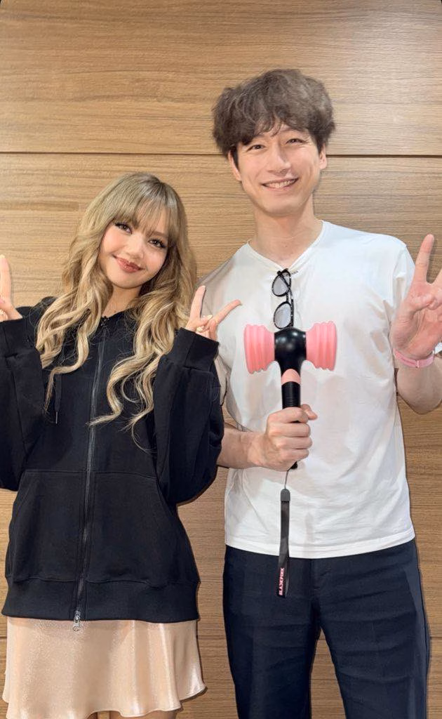 Lisa và Kentaro Sakaguchi