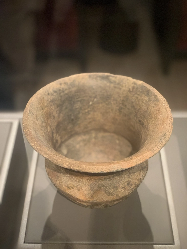 Diễn viên sở hữu bảo vật quốc gia mở bảo tàng gốm thời dựng nước Chi Bảo - Ảnh 7.