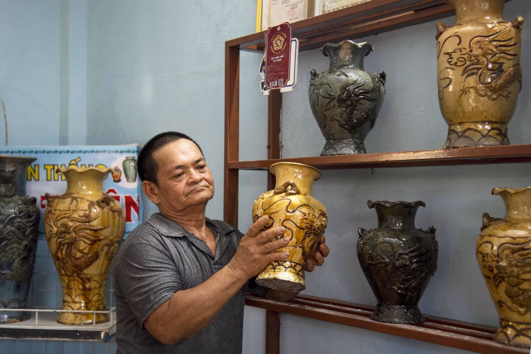 Nghề gốm Mỹ Thiện được vinh danh Di sản văn hóa phi vật thể quốc gia Nghề làm gốm ở Mỹ Thiện, thị trấn Châu Ổ, huyện Bình Sơn - một nét tinh hoa thủ công truyền thống của xứ Quảng. Ảnh: NSNA Nguyễn Đăng Lâm
