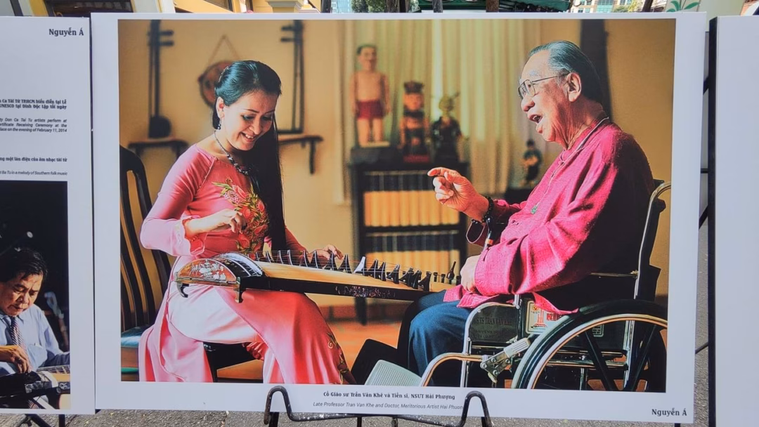 Nhiếp ảnh gia Nguyễn Á trưng bày ảnh và ra mắt sách về 50 năm sức mạnh Việt Nam