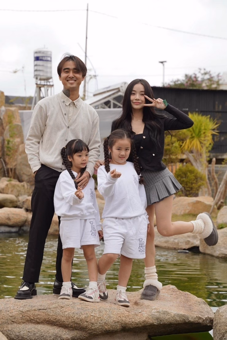 Phong cách đôi Đạt G và Cindy Lư thường xuyên diện đồ đôi