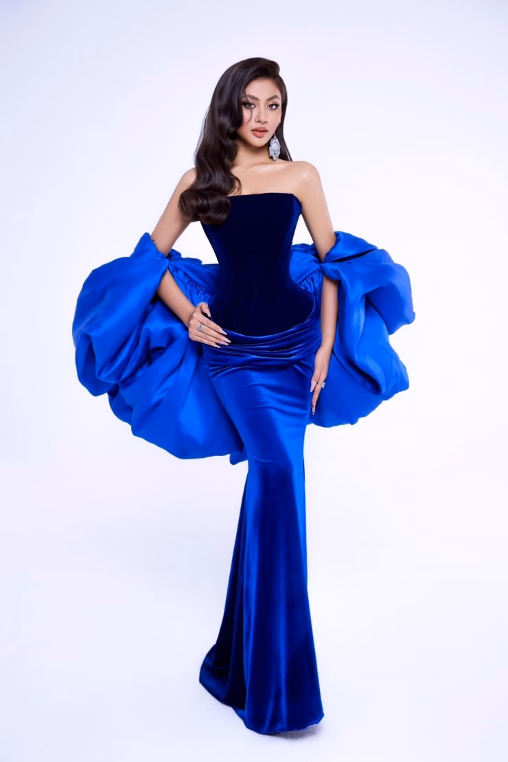 Xuân Hạnh trình diễn thời trang Xuân Hạnh trên sàn catwalk