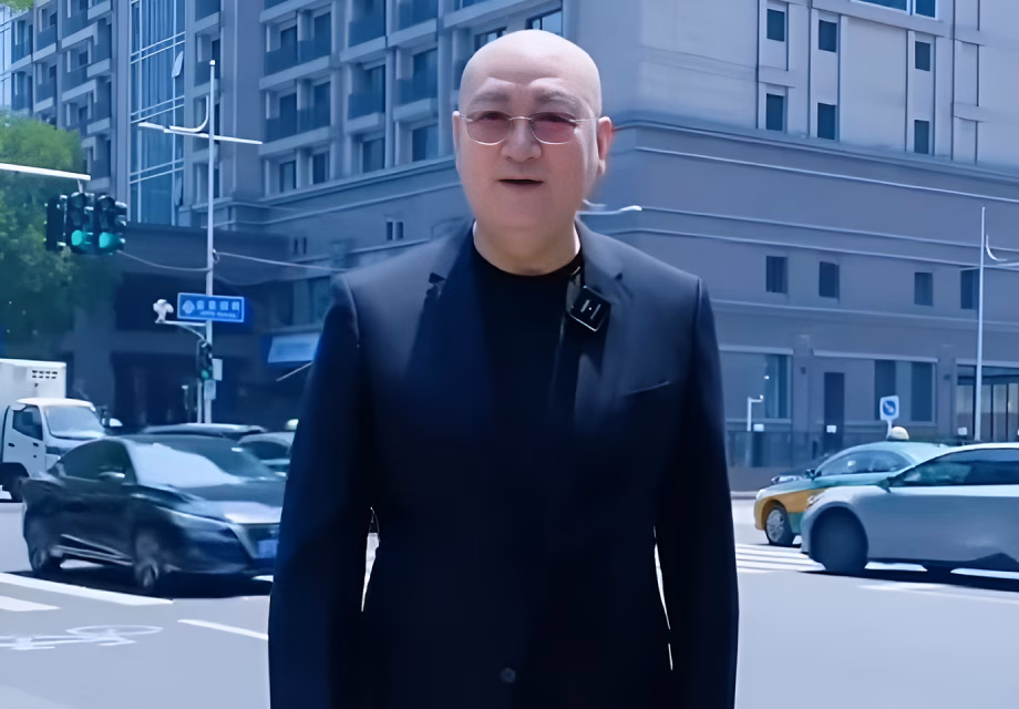 'Đường Tăng' gia tài hơn72 nghìn tỷ đổi nghề đi bán nhà! 'Đường Tăng' gia tài hơn72 nghìn tỷ đổi nghề đi bán nhà!