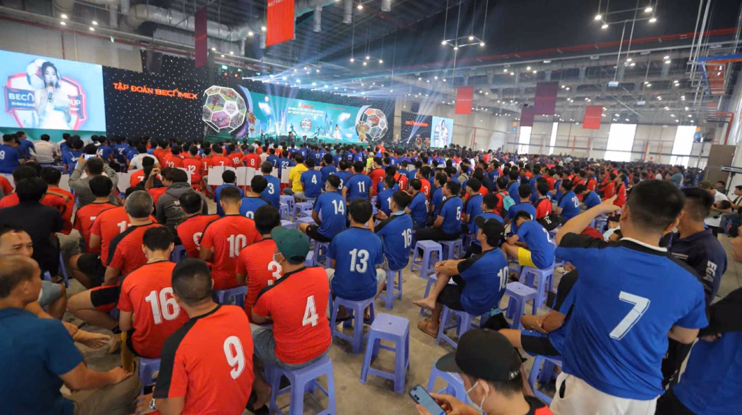 Số lượng cầu thủ kỷ lục tham dự lễ khai mạc hoành tráng tại Bình Dương Số lượng cầu thủ kỷ lục tham dự lễ khai mạc