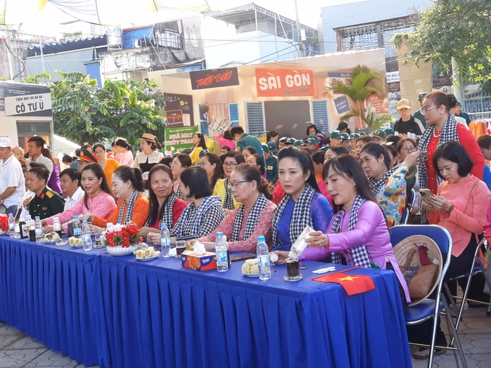 Lễ khai mạc quy tụ nhiều đại biểu tham gia Lễ khai mạc quy tụ nhiều đại biểu tham gia