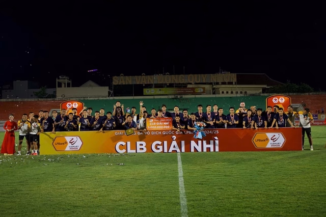 CLB Hà Nội trong trận đấu với CLB Bình Định CLB Hà Nội trong trận đấu với CLB Bình Định