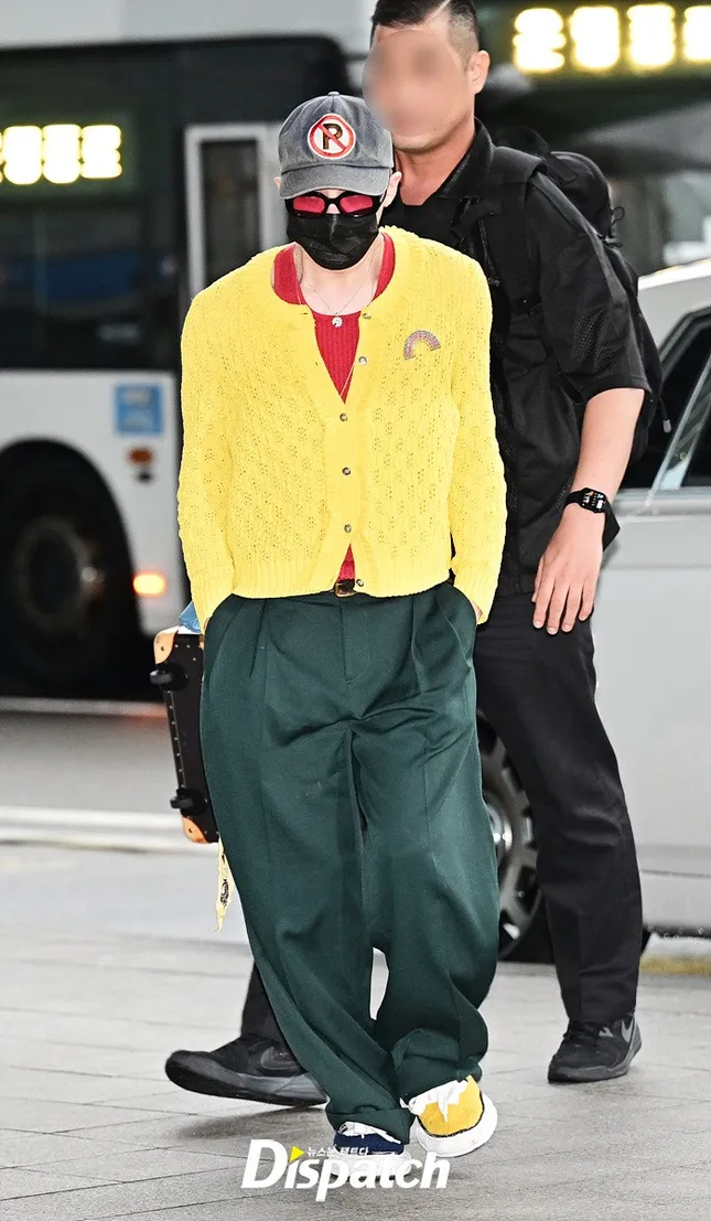 G-Dragon phong cách sân bay G-Dragon đến Hà Nội ảnh2