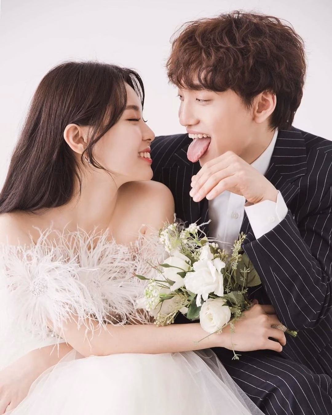 Căng: Nữ ca sĩ kiện 'tiểu tam' ra tòa, chồng nhạc sĩ gây phẫn nộ - 3 Nữ ca sĩ kiện 'tiểu tam', chồng nhạc sĩ gây phẫn nộ - 3