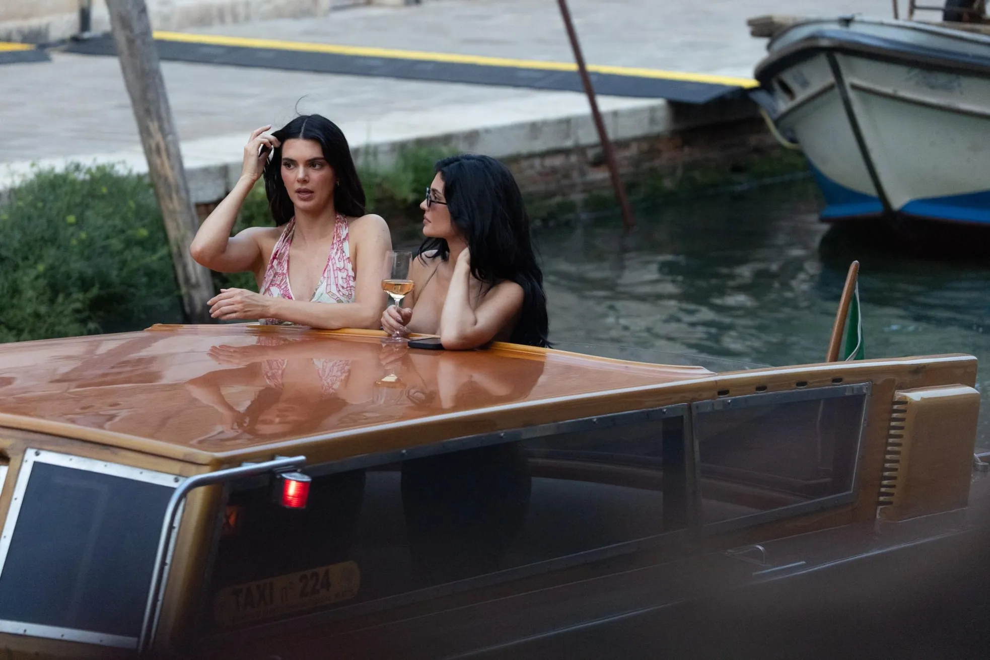 Khách mời VIP Chị em Kendall và Kylie Jenner