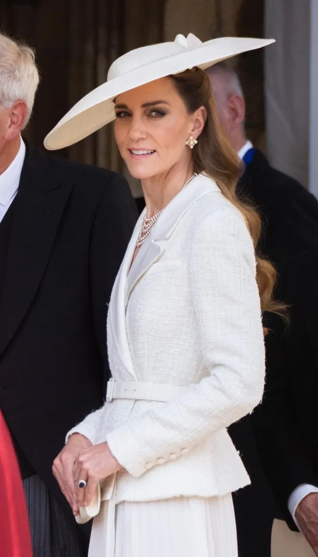 Công nương Kate tại Order of the Garter