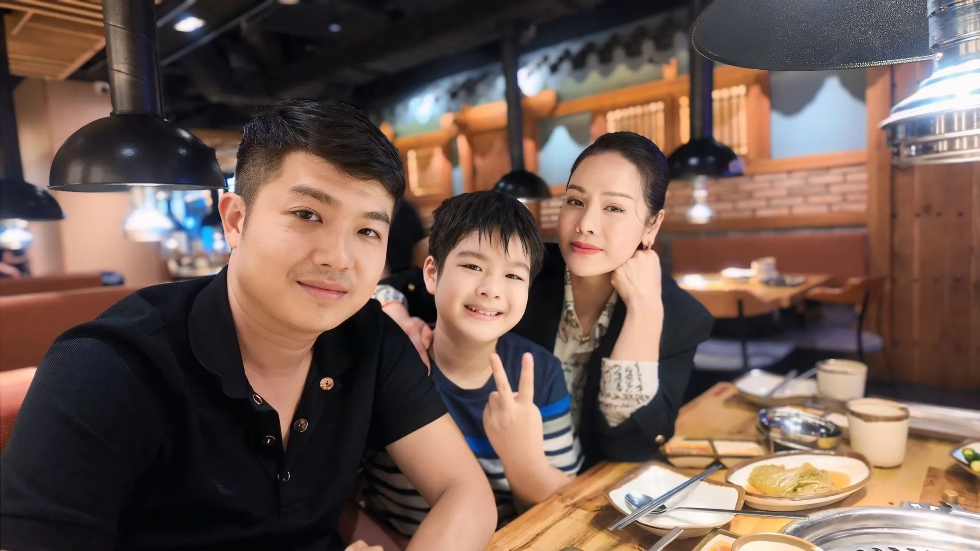 Nhật Kim Anh Nhật Kim Anh dẫn con đi chơi