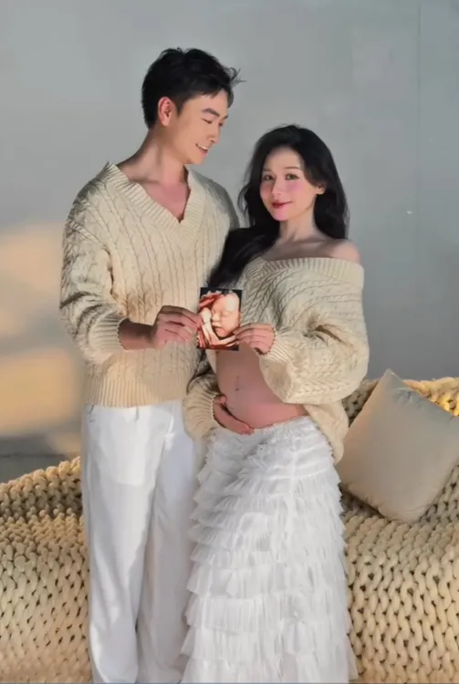 Trọng Lân và vợ Trọng Lân và vợ