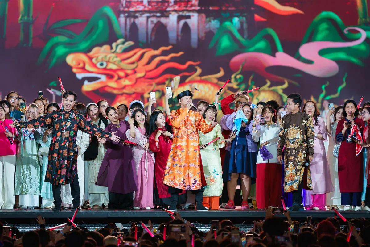 Tiết mục Một vòng Việt Nam trong concert Anh trai vượt ngàn chông gai Tiết mục Một vòng Việt Nam trong concert Anh trai vượt ngàn chông gai