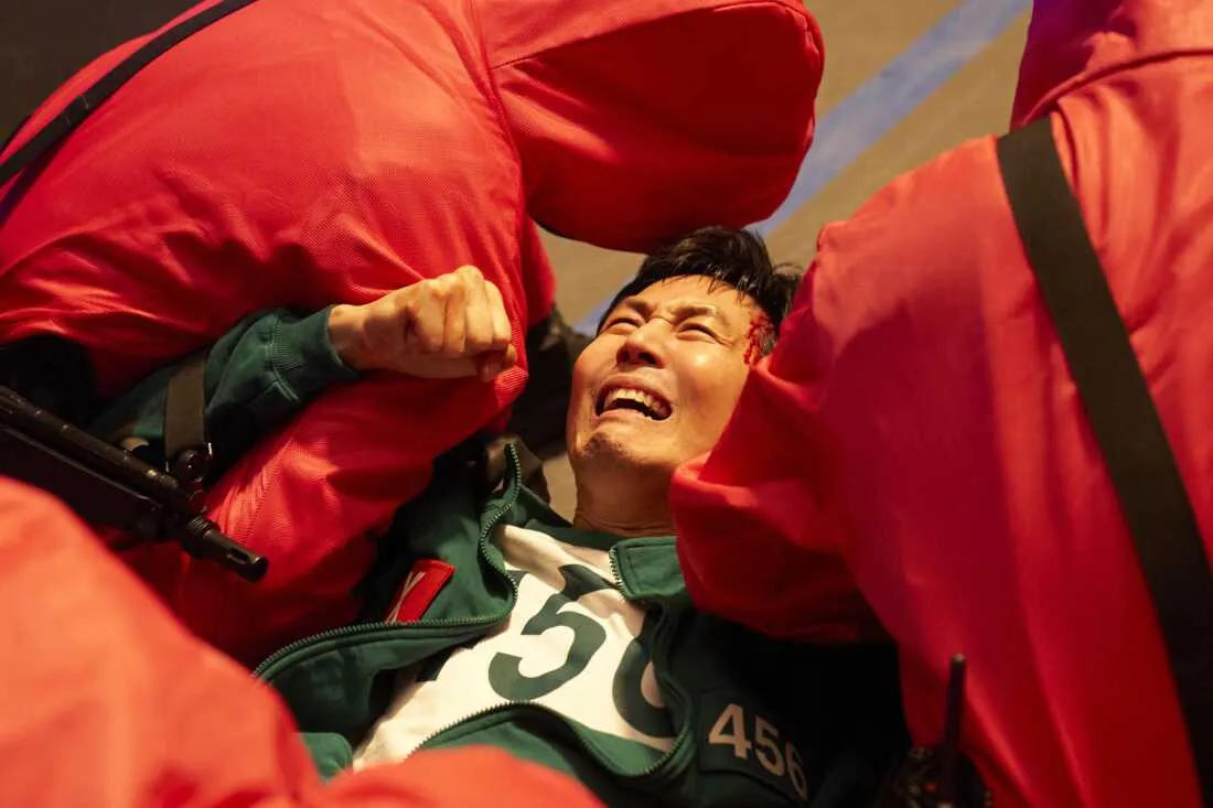 Lee Jung Jae có phần thể hiện cảm xúc ấn tượng trong mùa 3 Lee Jung Jae có phần thể hiện cảm xúc ấn tượng trong mùa 3