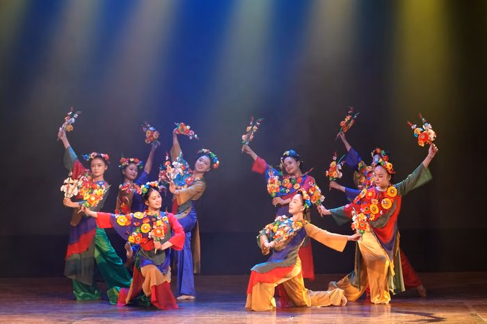 T&aacute;c phẩm m&uacute;a Thanh ti&ecirc;n