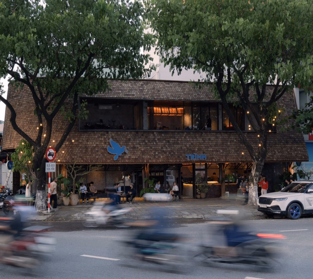 Thoạt nhìn, không ít người lầm tưởng đây là chi nhánh mới của P.L, nhưng thực ra lại là một quán cà phê mang tên Trình ở Đà Nẵng (Ảnh: Trình cà phê)