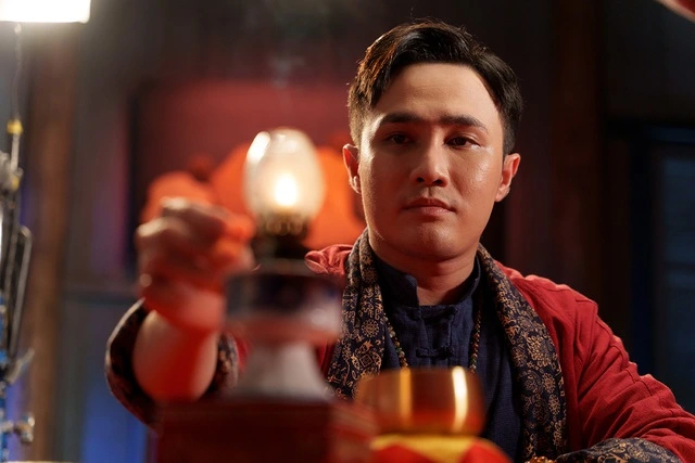 Diễn viên tự sản xuất phim mạng: Lợi thế và thách thức Huỳnh Lập là một trong những nghệ sĩ thành công khi đi lên từ các sản phẩm hài, phim chiếu mạng tự bỏ tiền đầu tư
