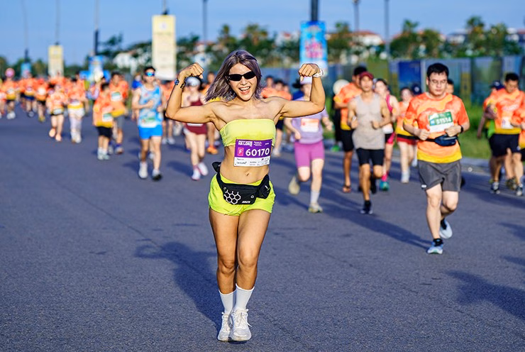 Gymer Việt gây sốt cộng đồng với phong cách nóng bỏng và thân hình săn chắc Người đẹp gymer gây ồn ào làng chạy bộ VN: Trâm Anh tranh cãi, Ngọc Lan thân hình “vệ nữ” - 3