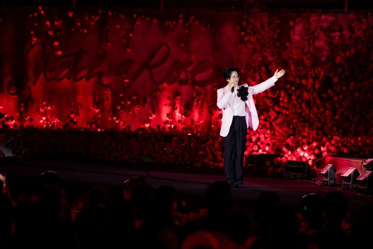 hà anh tuấn hẹn fan cùng mặc áo dài đến concert sketch a rose tại hollywood hình ảnh 2