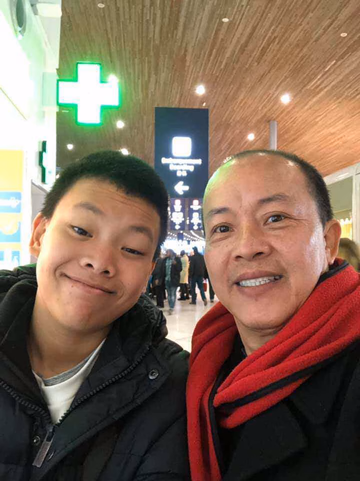 Nghệ sĩ Đức Hải: Hành trình tỏa sáng và hạnh phúc gia đình viên mãn Đức Hải tự hào vì quý tử học giỏi, tự lập.