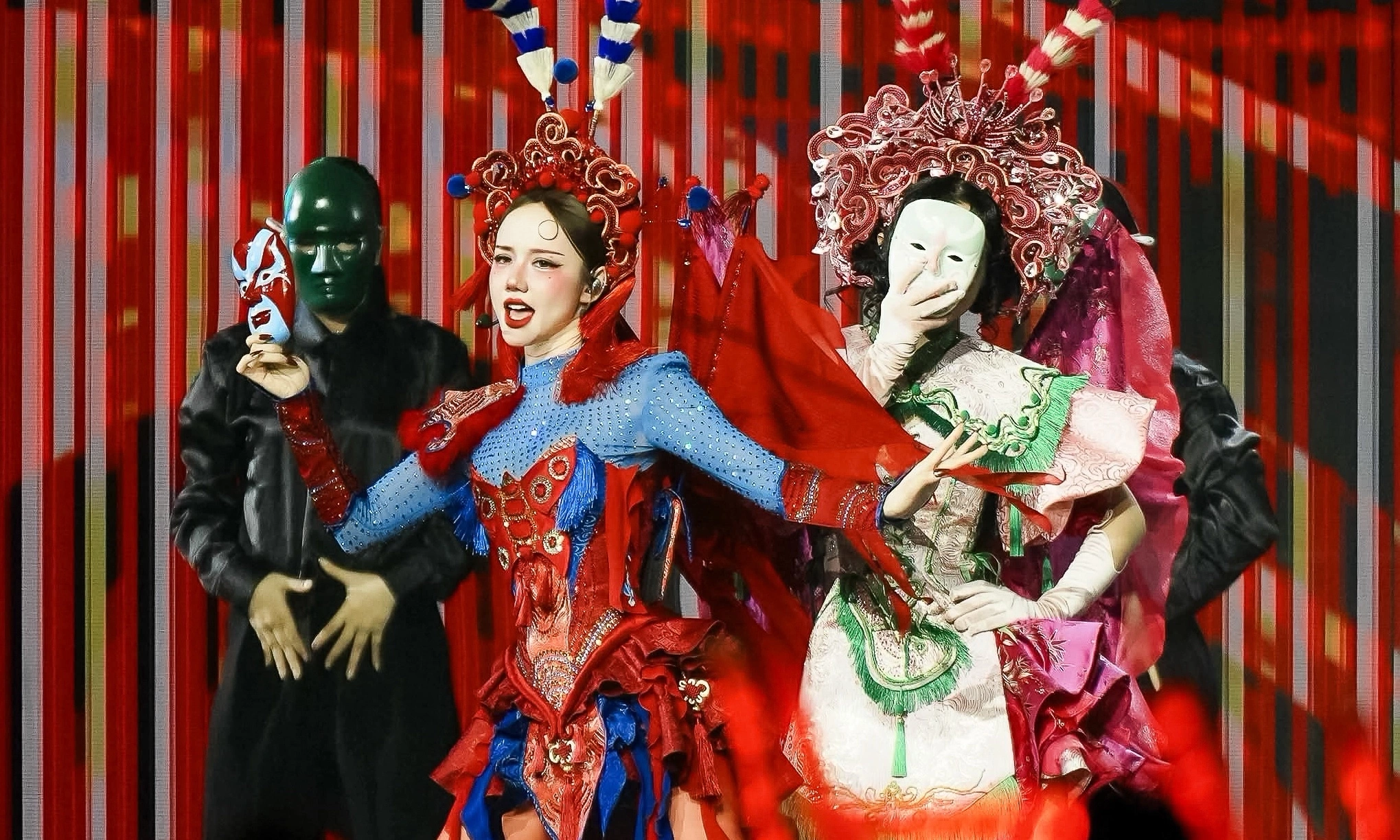 Màn thi Hề của đội Phương Ly.