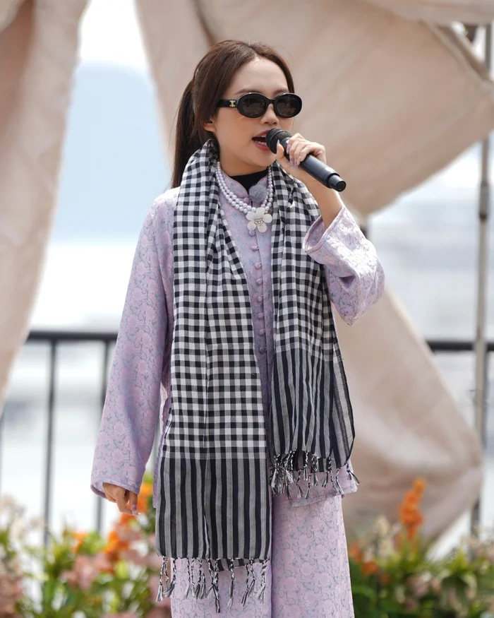 Phương Mỹ Chi ‘Lạc trôi’ trên sân khấu ca khúc của Sơn Tùng M-TP Phương Mỹ Chi thành công trong con đường đưa văn hóa vào âm nhạc. (Ảnh: FBNV)