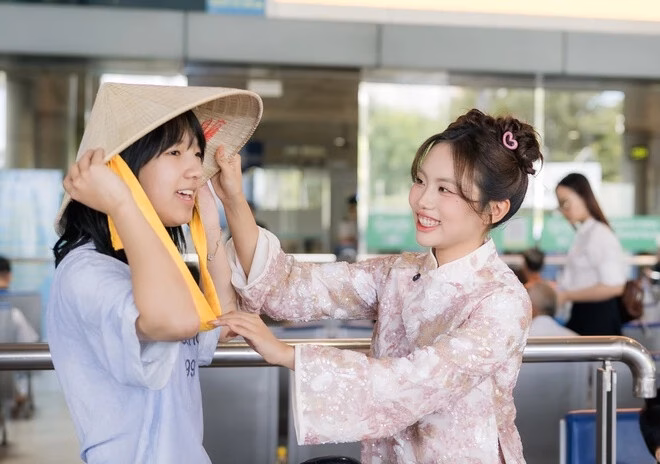 Phương Mỹ Chi và ca sĩ Trung Quốc kết hợp trong chương trình âm nhạc Gia Bao tung phan doi Bao Ngoc den voi Dat G hinh anh