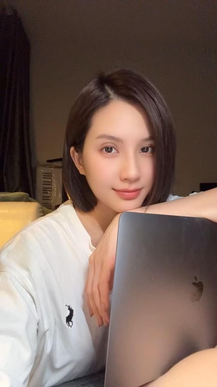 Thiên An khoe mặt mộc, tóc ngắn cực xinh sau ồn ào với Jack Giữa thời điểm những ồn ào tình cảm với ca sĩ Jack tiếp tục thu hút sự chú ý của dư luận, Thiên An gây bất ngờ với diện mạo hoàn toàn mới.