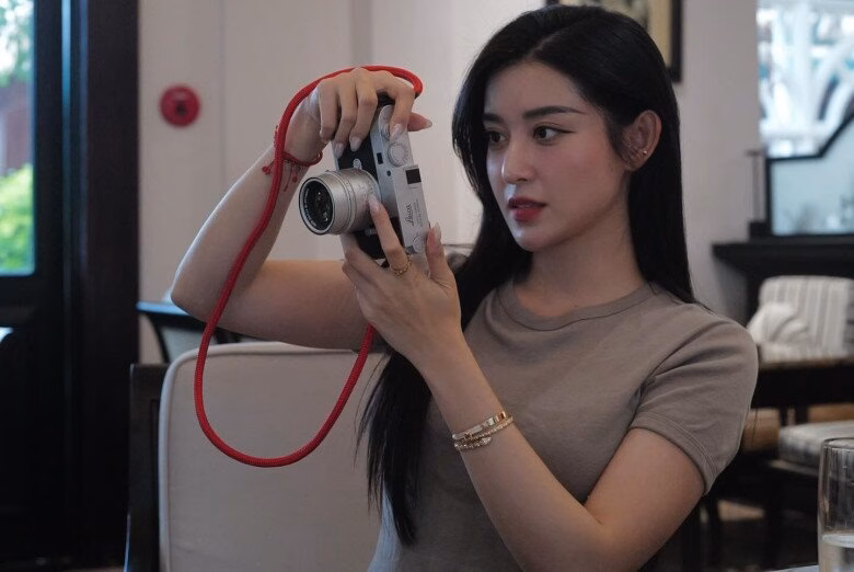 Không đơn thuần là trang sức để "làm đẹp", với Huyền My, đó là tuyên ngôn cá tính và đẳng cấp.