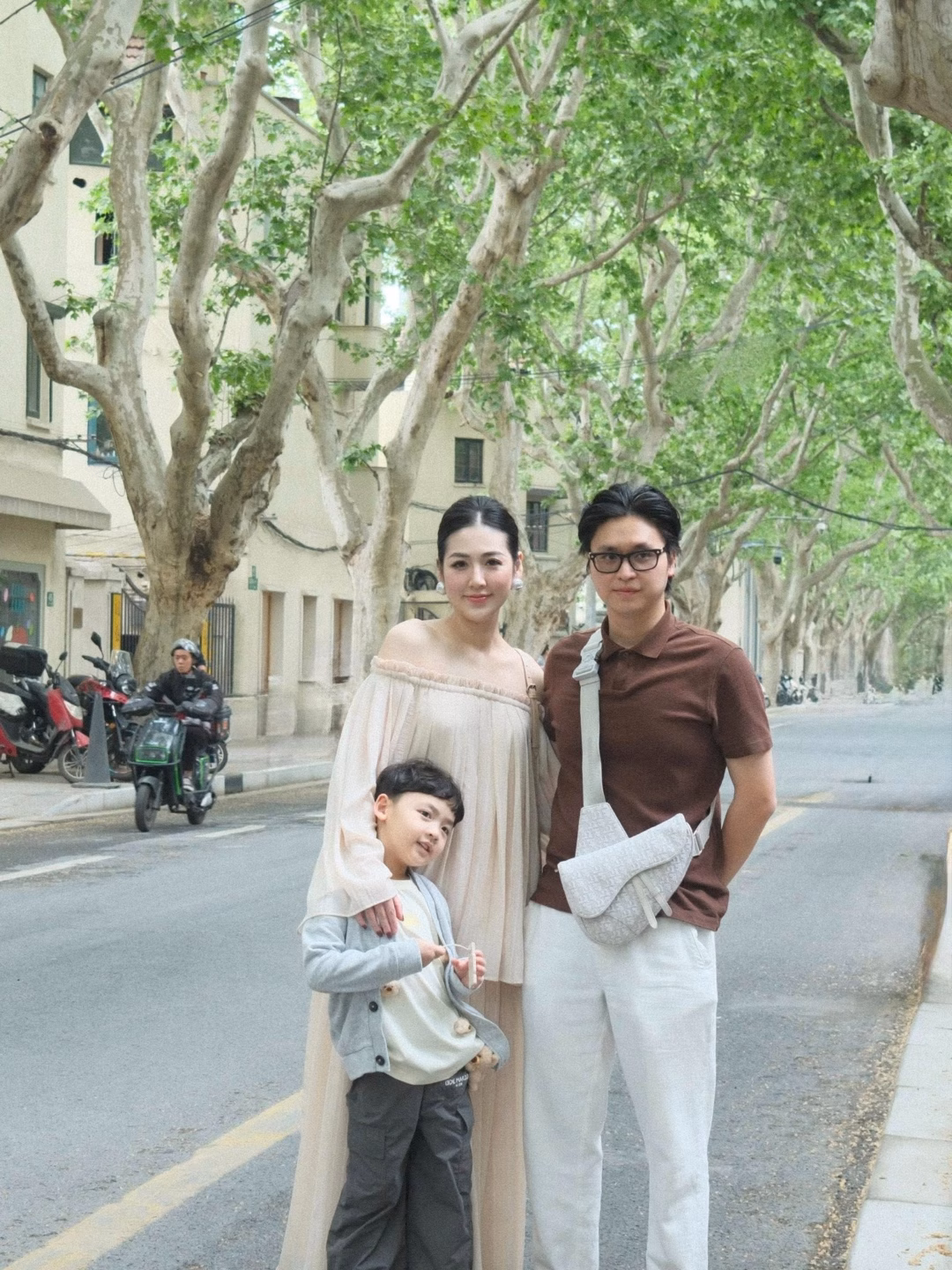 Khi lấy chồng, Tú Anh chọn cách xây dựng hình ảnh kín đáo và ngày càng trưởng thành.