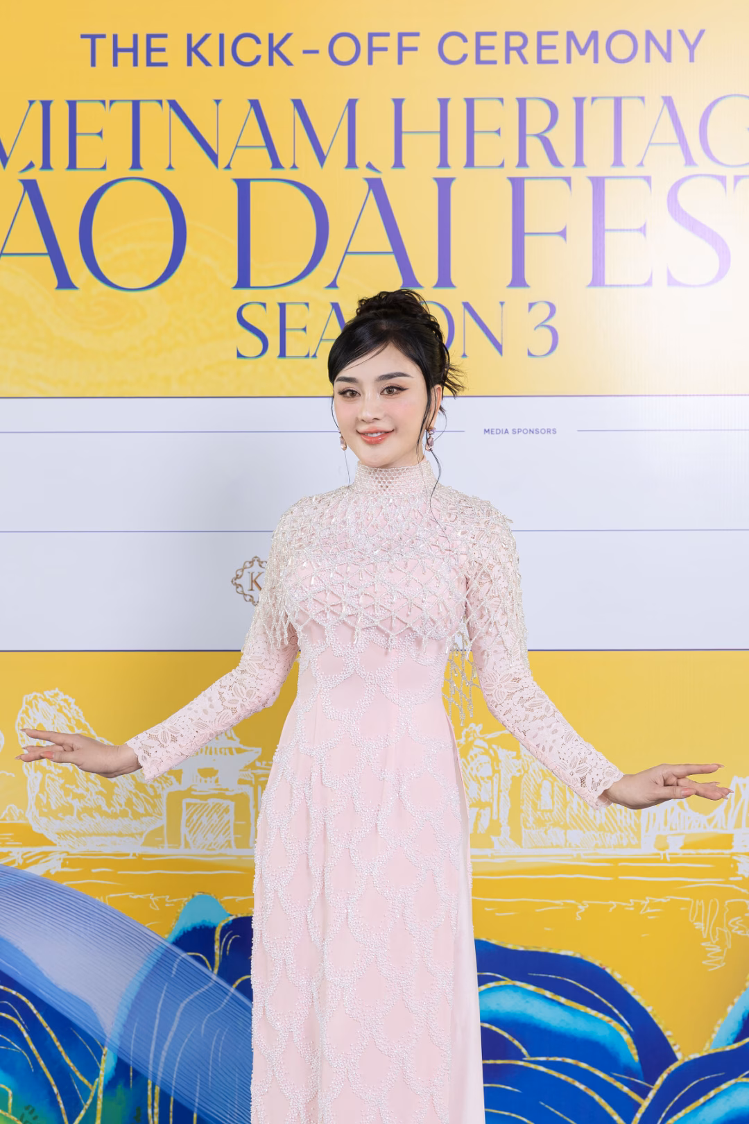 Áo dài giữa lòng di sản