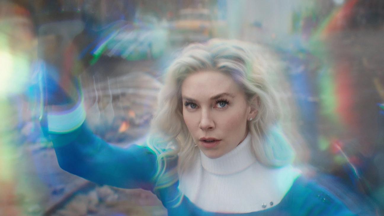 Vanessa Kirby diễn tròn vai một người mẹ siêu anh hùng nhiều tâm tư