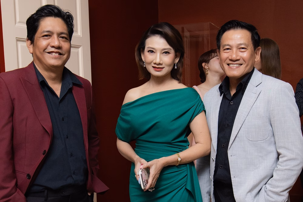 Diễn viên Chi Bảo khai trương bảo tàng gốm quý hiếm ở Sài Gòn Dàn sao Việt trầm trồ trước bộ sưu tập của Chi Bảo - Ảnh 4.