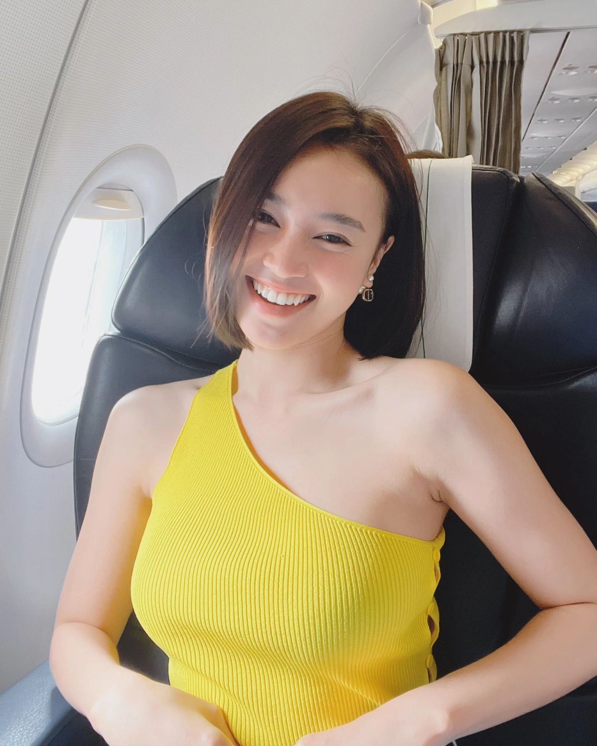 H’Hen Niê, Mai Phương Thúy gợi ý style cực mê cho mùa hè, ai cũng nên thử Lan Ngọc được khen trông rạng rỡ, trẻ trung cùng kiểu tóc ngắn mới cắt.