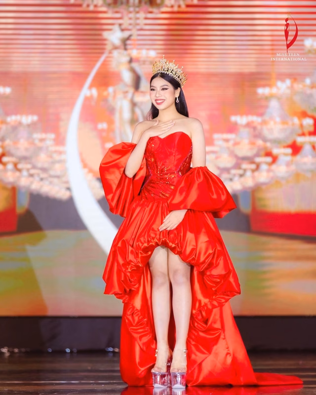 Ngô Ngọc Gia Hân, Á hậu Thanh Thiếu niên Quốc tế 2 Ngô Ngọc Gia Hân "cởi bỏ" vương miện để vững vàng cầm mic - Ảnh 1.