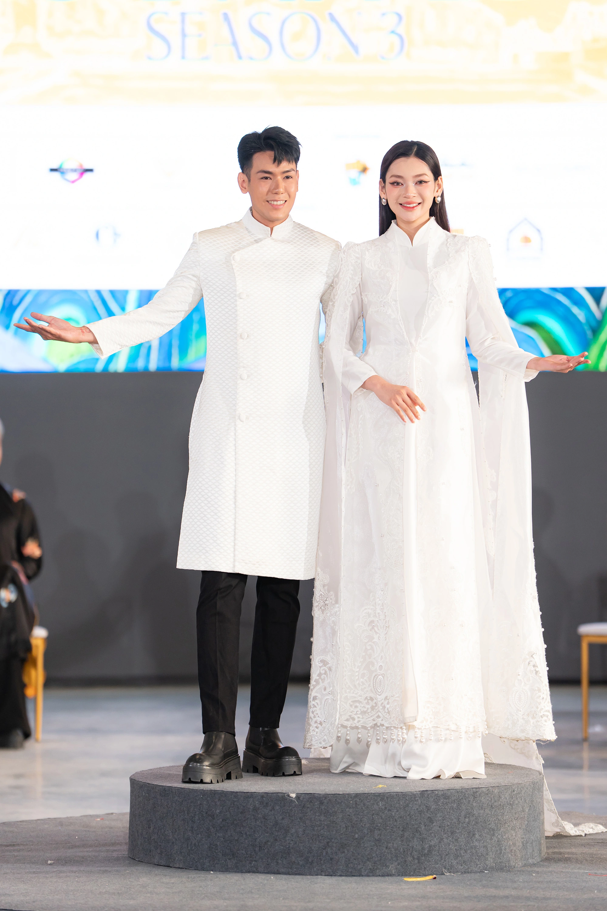 NSND Mỹ Uyên xuất hiện trên thảm đỏ với nhan sắc ở tuổi 50 tại sự kiện áo dài ở TP.HCM Hoa hậu Biển Việt Nam Toàn cầu 2025 Phương Anh và người mẫu Sơn Ngọc Hậu xuất hiện trong bộ sưu tập của nhà thiết kế Lâm Lâm. Ngoài ra, chương trình còn giới thiệu nhiều mẫu áo dài đến từ các nhà thiết kế như Đặng Trọng Minh Châu, Đoan Trang, Trần Thiện Khánh, Lê Hữu Nhân… Ban tổ chức hy vọng chương trình là chất xúc tác giúp giữ gìn nét văn hóa truyền thống trong đời sống hiện đại