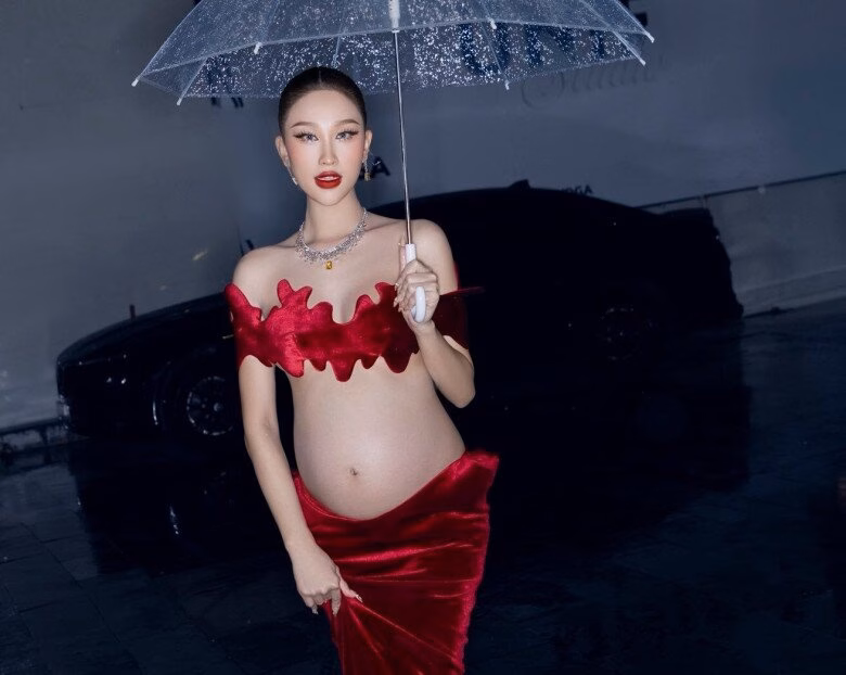 Phạm Thư quẩy tưng bừng trong viện để quên cơn đau đẻ, vẫn giữ nguyên thái độ với người chồng bí mật - 5