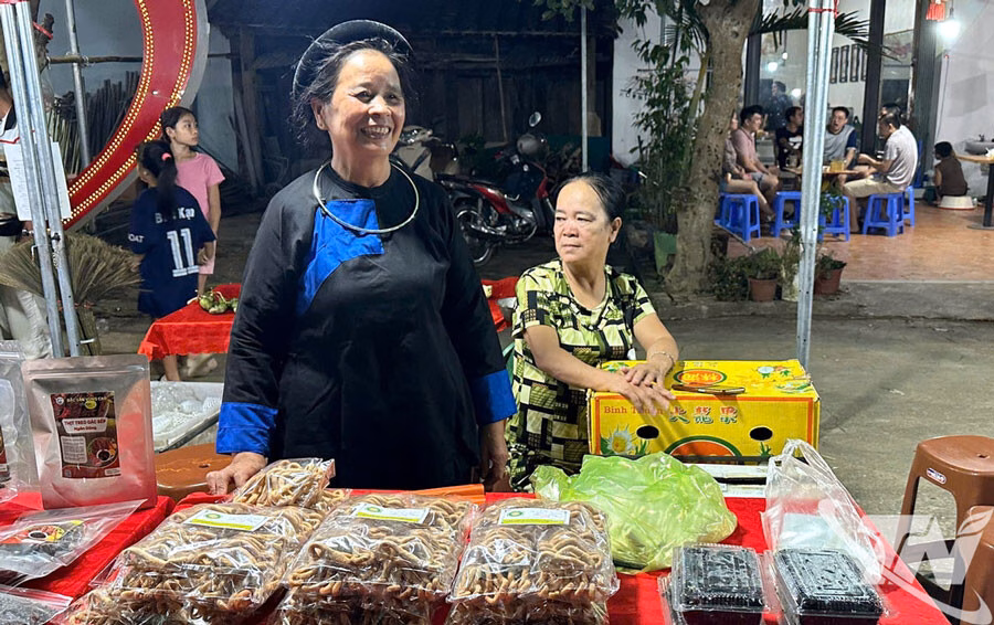 Sản phẩm quẩy xoắn Phố cổ, xã Na Rì.