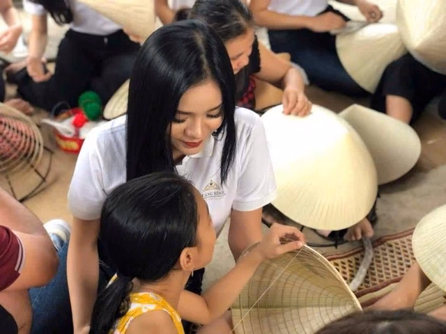 Hình ảnh Quin Quin tại cuộc thi "Người đẹp Du lịch Quảng Bình"