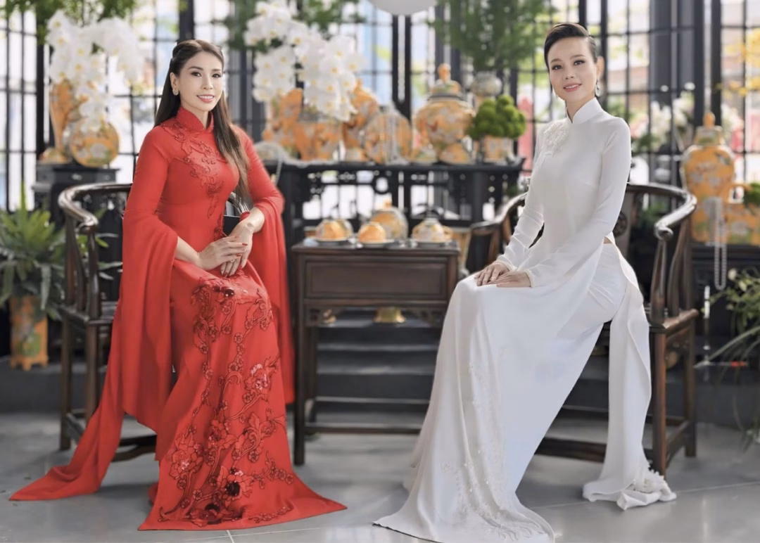 Sao Việt tập thể thao, du lịch nước ngoài Diễn viên Lý Hương (trái) hội ngộ, đọ sắc cùng cựu người mẫu Dương Yến Ngọc trong một sự kiện tại TP HCM.
