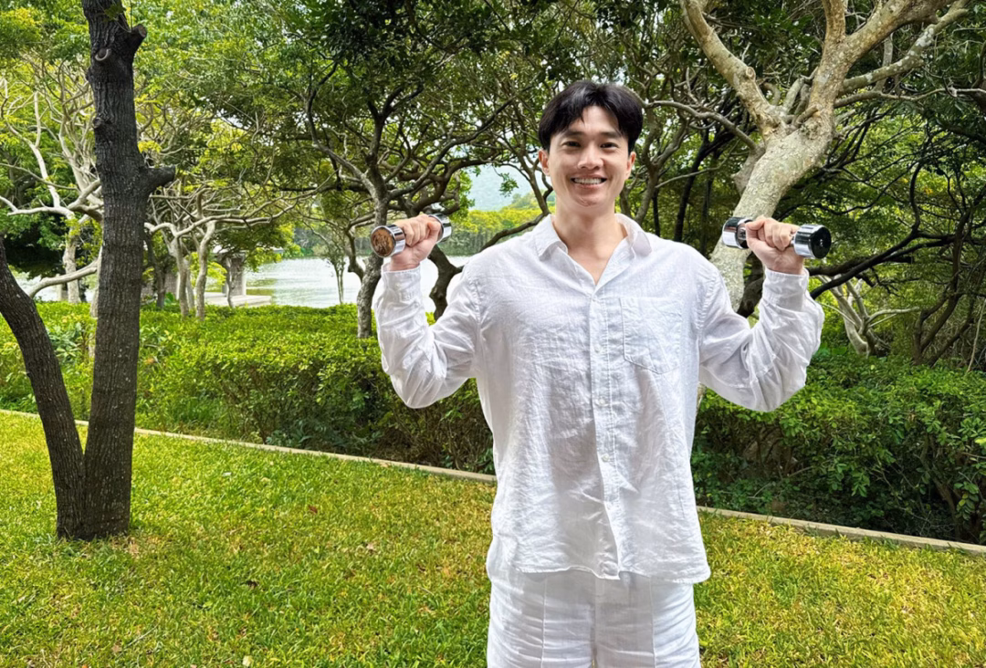 Sao Việt tập thể thao, du lịch nước ngoài Vy Oanh ăn mặc mộc mạc, giản dị đi diễn ở Quảng Trị.