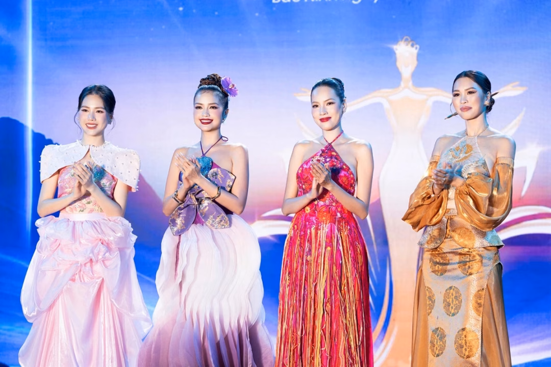 Siêu mẫu Hà Anh.