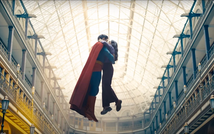Superman tái xuất Không vội vàng như phiên bản năm 2013, chuyện tình trong Superman được xây dựng chậm rãi, chân thực và có chiều sâu - Ảnh: Warner Bros