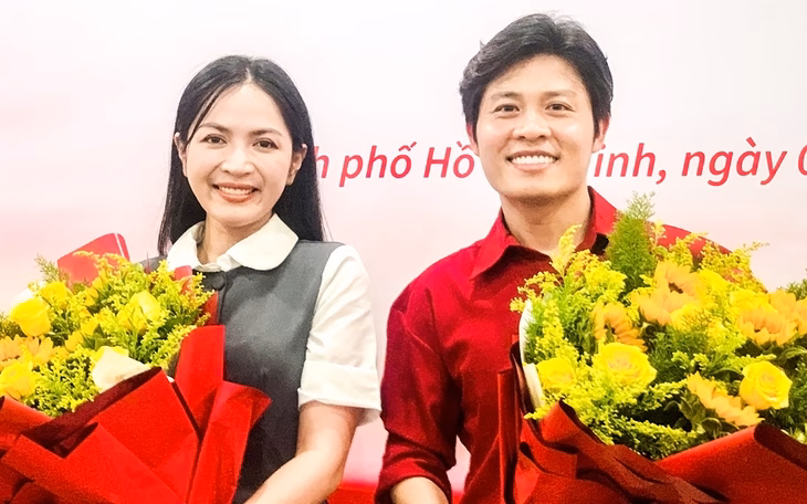 Nguyễn Văn Chung 'khịa' Tùng Dương hát ‘Viết tiếp câu chuyện hòa bình’ mà ngàn người cười ha ha - Ảnh 3.