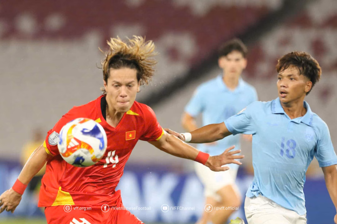 U23 Việt Nam tìm cách vượt qua hạn chế để vào bán kết gặp U23 Philippines Dù vậy cũng có những điểm sáng để U23 Việt Nam vào chung kết giải U23 Đông Nam Á
