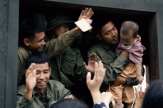 Gió Ngang Khoảng Trời Xanh: Bộ Phim Về 3 Phụ Nữ Hiện Đại Và Nhan Sắc Sau 3 ngày công chiếu, “Mưa đỏ” cán mốc doanh thu 100 tỷ