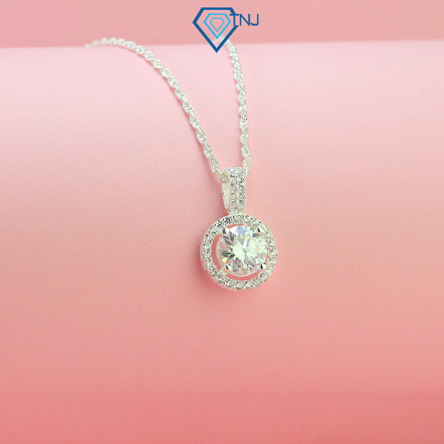 Làm thế nào để chọn dây chuyền kim cương Moissanite phù hợp cho ngày trọng đại của bạn?