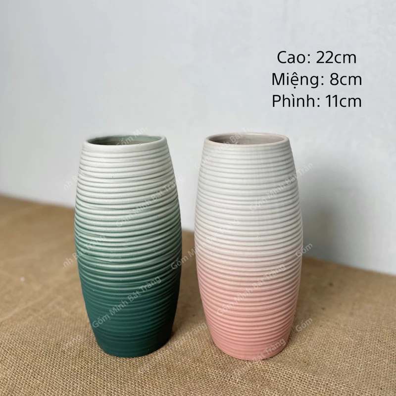 Làm thế nào để chọn lọ cắm hoa gốm sứ phù hợp với không gian phòng khách của bạn?