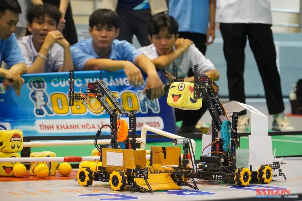 Robot tự sáng tạo Robot tự sáng tạo
